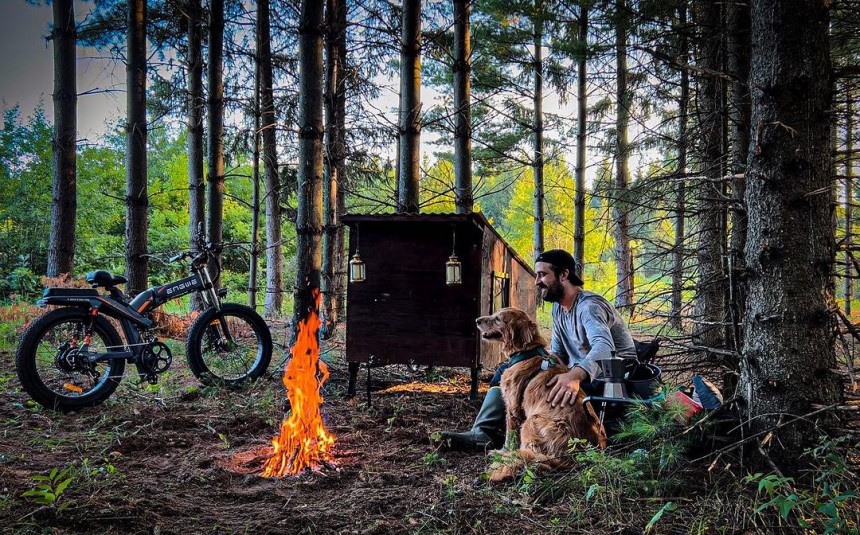 The Bike Cabin is a lightweight DIY trailer you can tow by e\-bike, even off\-road