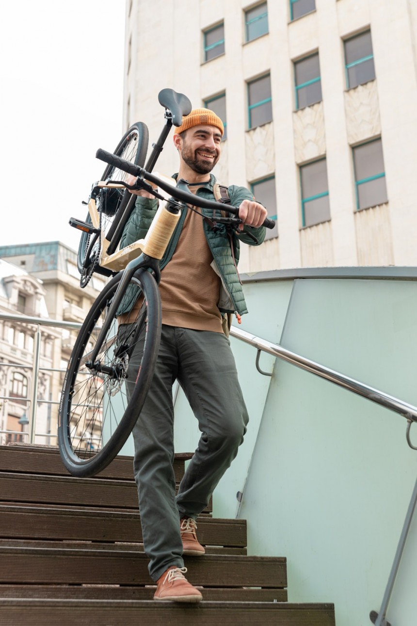 The Diodra S3 is the world's lightest e\-bike thanks to its bamboo frame and battery\-integrating in\-wheel hub