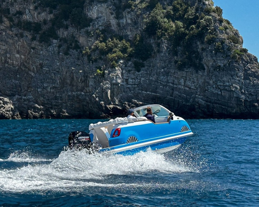 The Fiat 500 Offshore is a Fiat turned dayboat with a V\-shaped trimaran hull