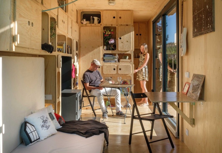 Gaia the Off\-the\-Grid House is made of a shipping container, is entirely self\-sufficient and very cozy