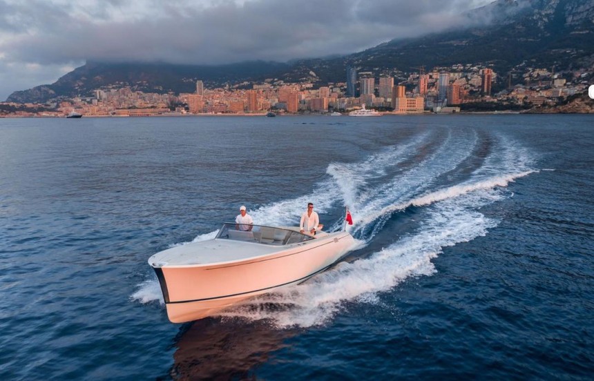 The Vita Lion powerboat on which the Maserati Tridente is based