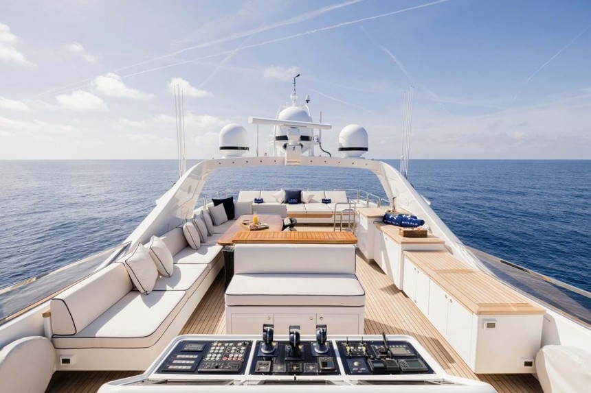Royale X Yacht