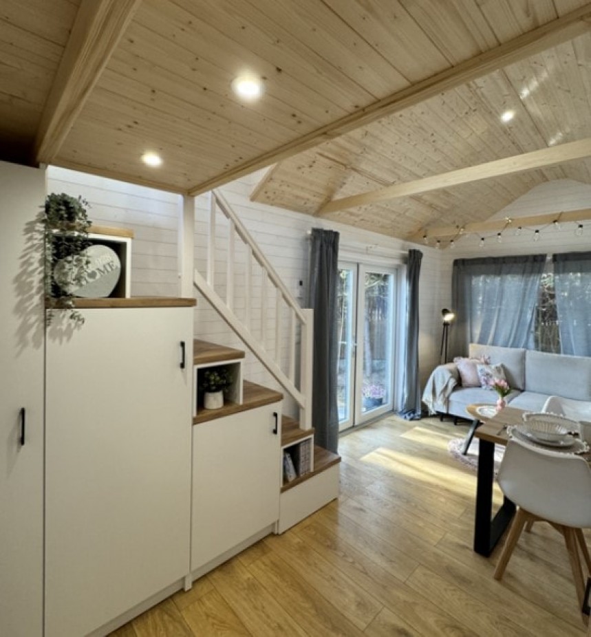 Tiny house Smile is highly mobile, Scandinavian\-chic, and affordable