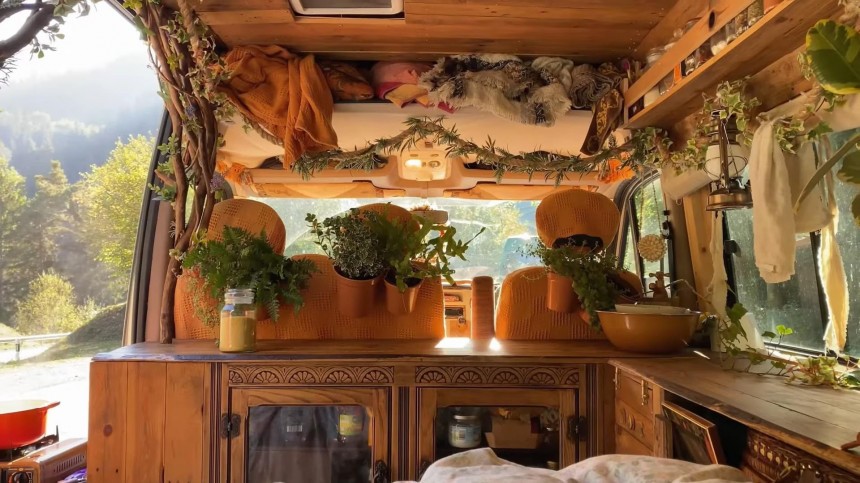 This Dirt Cheap, One\-of\-a\-Kind Camper Van Is a Fairytale Treehouse on Wheels