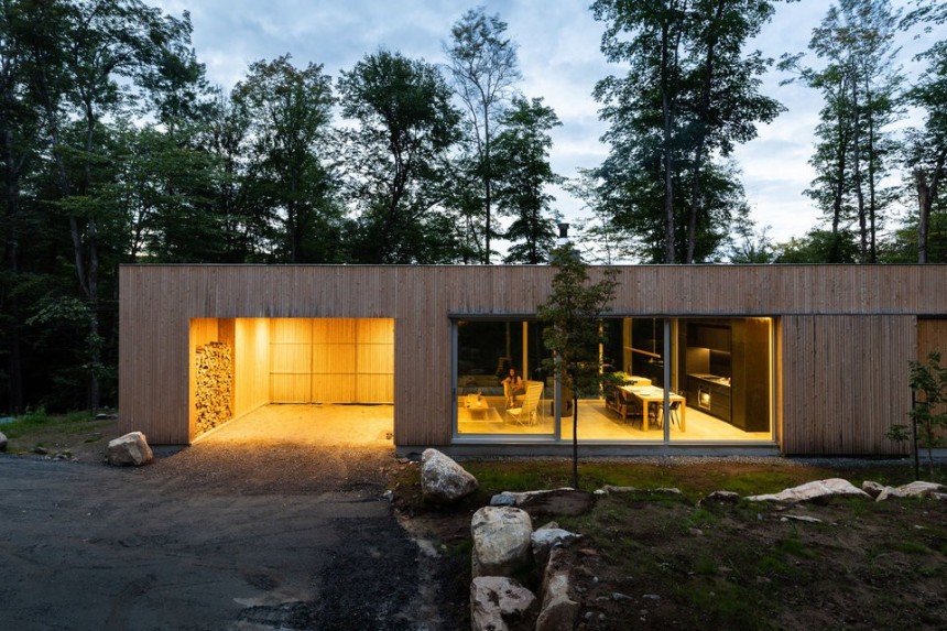 hinterhouse is an EV\-friendly, absolutely striking cabin hidden in the woods