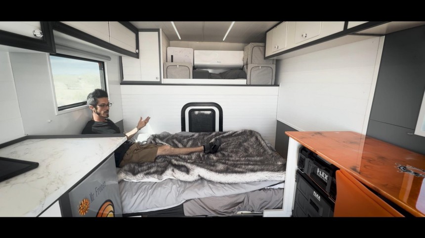This Inconspicuous Box Truck Hides an Affordable and Well\-Equipped Apartment on Wheels