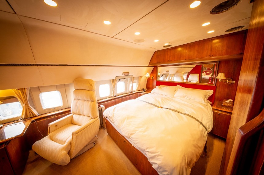 Ex\-airliner and private jet Boeing 727 has been upcycled as the fanciest Airbnb