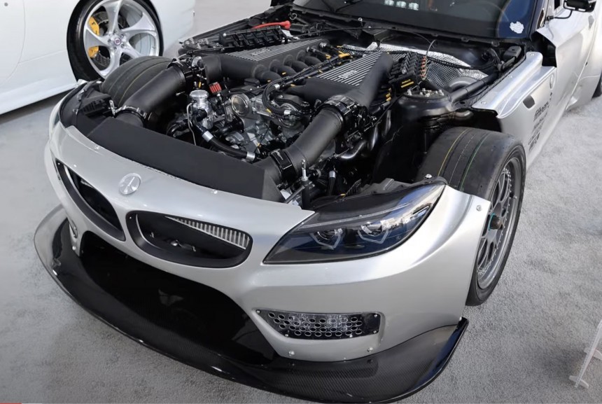 The BMW Z4 GT3 with a Mercedes engine is street\-legal
