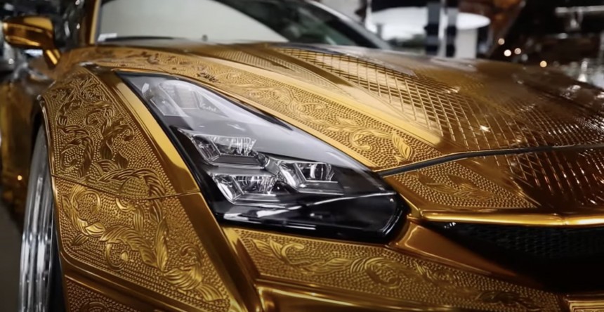 2014 Nissan GT\-R with 24\-carat gold plating