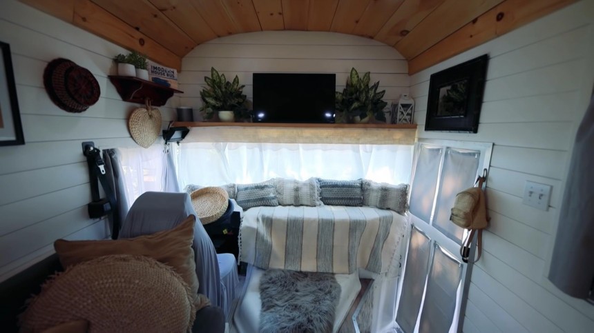 This Off\-Grid Skoolie Will Blow You Away With Its Open, Warm and Tasteful Interior Design