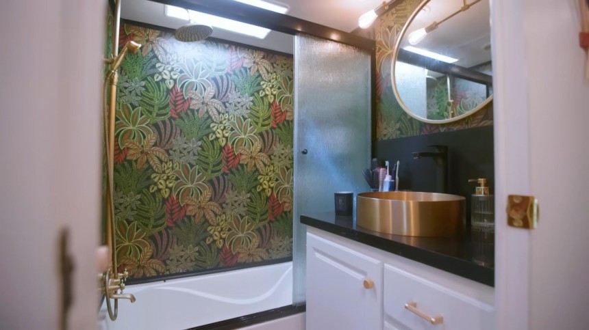 This Old RV Was Upgraded With a Breathtaking Interior Worthy of a Design Magazine Feature