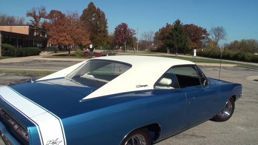 1969 426 HEMI Dodge Charger R/T four\-speed