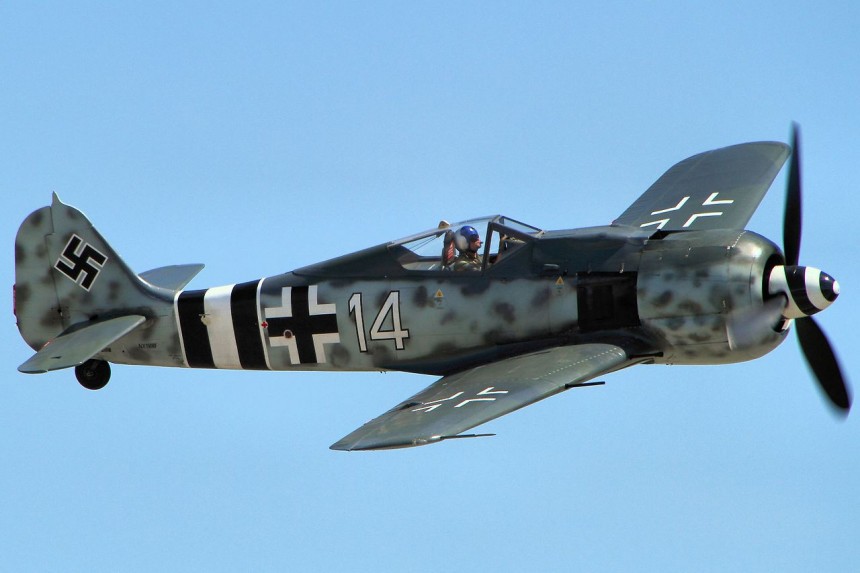 FW_190_D in flight Chino Show 2014