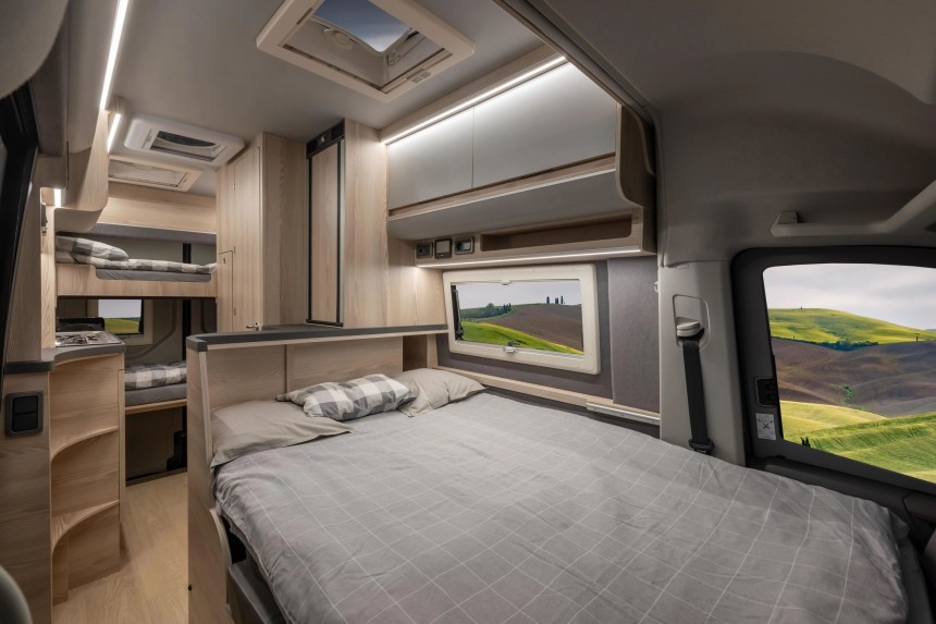 Family\-friendly Affinity M Four camper van