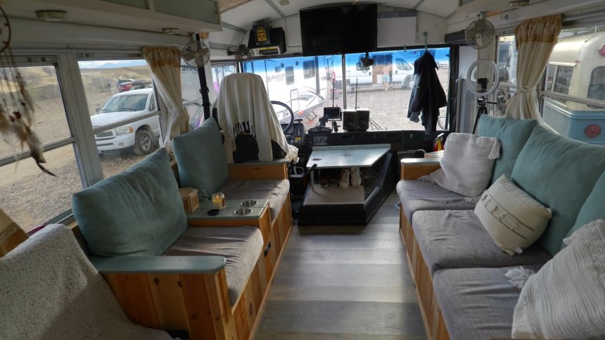 This School Bus Was Turned Into a Cute and Affordable Tiny Home/Music Studio on Wheels