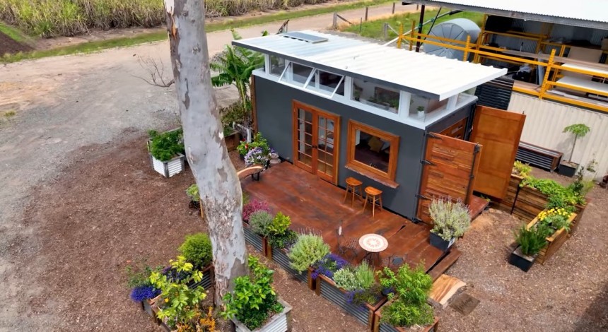 Luxurious container tiny house patio