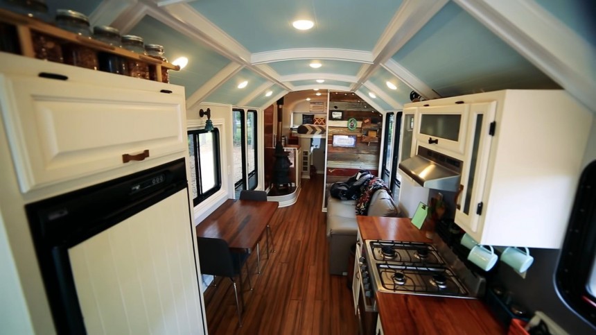 This Skoolie Is a Breathtaking, Off\-Grid Home on Wheels With a Cleverly Arranged Interior