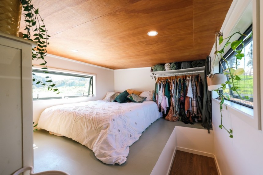 Country\-style Tiny House With Lots of Interior Features Inspired by the Nature