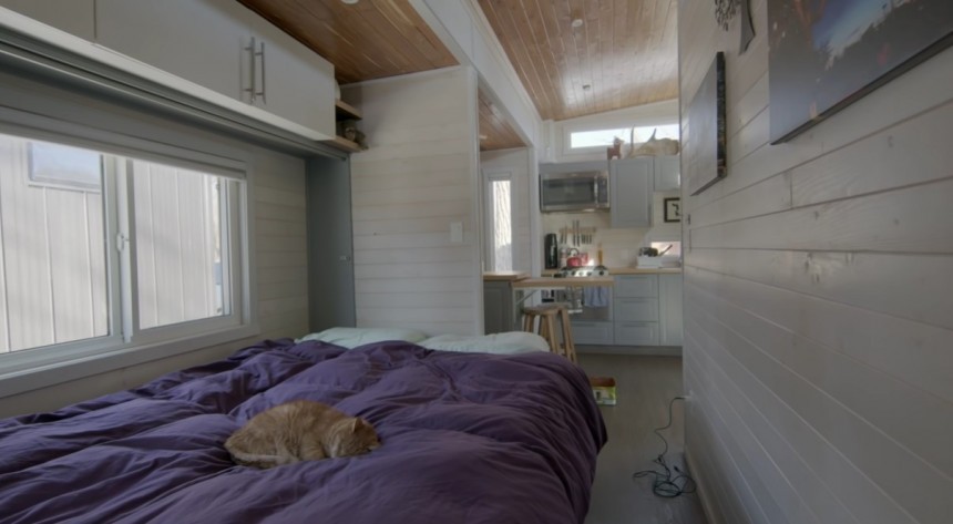 Mobile and modular tiny home with tons of living space