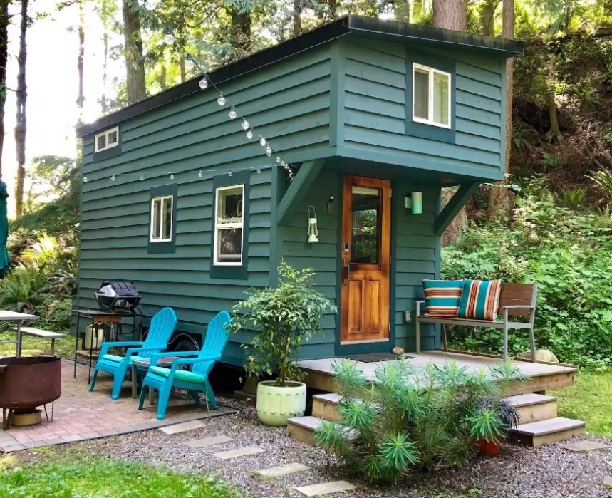 Tiny home on wheels is the ideal nature getaway
