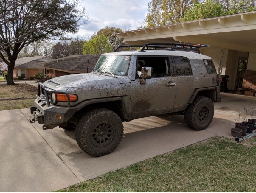 Hero Texas paramedic gets new Toyota 4Runner after his FJ Cruiser was destroyed in Fort Worth pile\-up