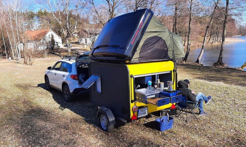 Mohican Camper Trailer \(Action\)