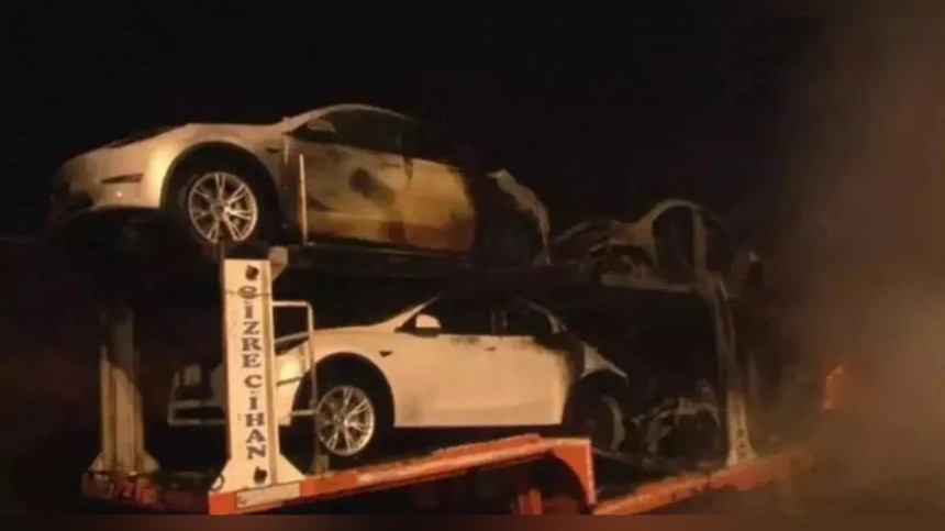 This is how the six Tesla Model Y in a car carrier in Turkey ended up after a blaze
