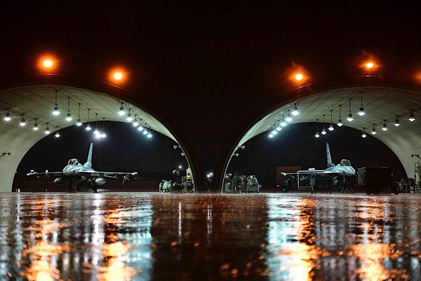 F\-16 Fighting Falcons hiding from the rain in South Korea