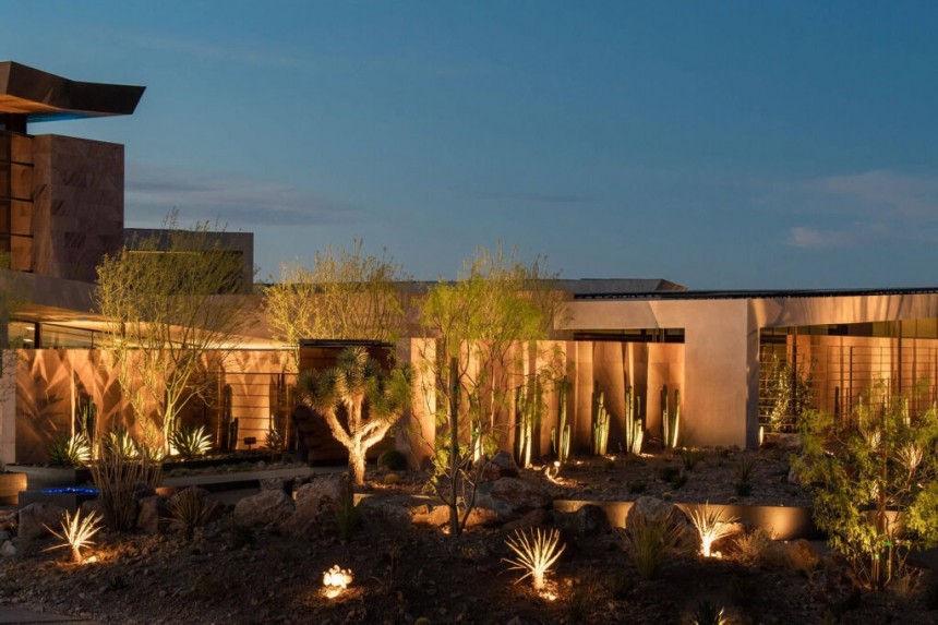 Vegas Modern 001 House is a very smart eco\-home, perfect for a car enthusiast
