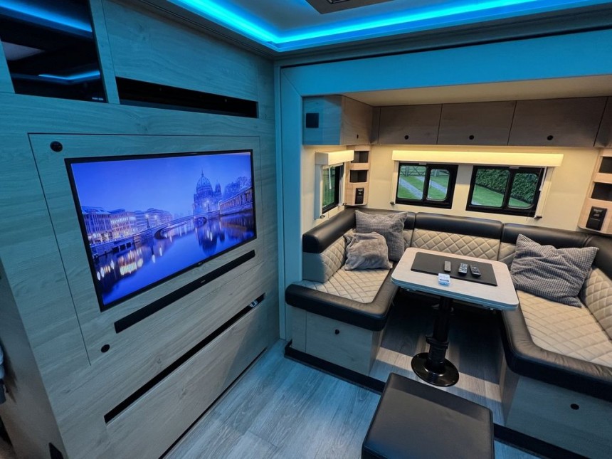 Volvo FH12 Motorhome Looks Like the Epitome of Luxury on Wheels, Costs About \$1 Million