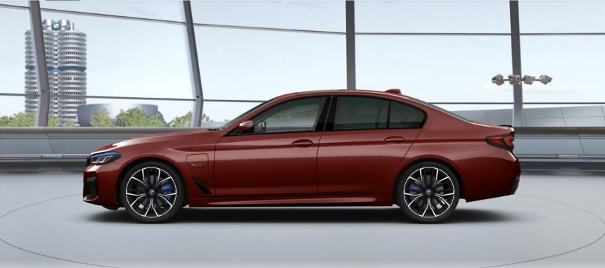 autoevolution's 2022 BMW 545e xDrive