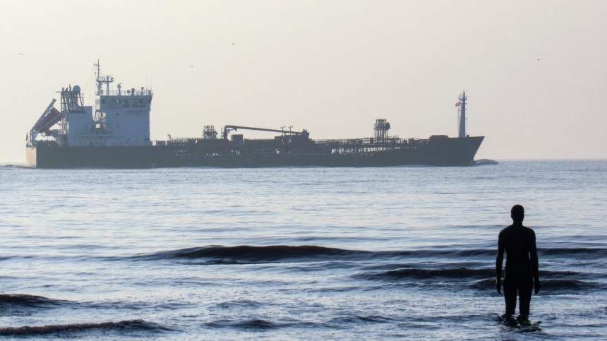 Ships emit yearly about 2\.2 million pounds / 1 million tons of particulate pollution