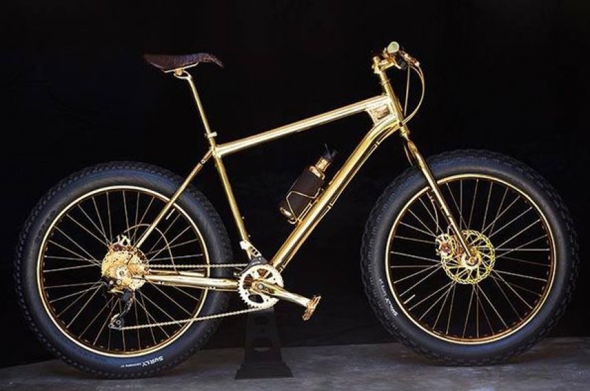  Gold Extreme  Mountain Bike