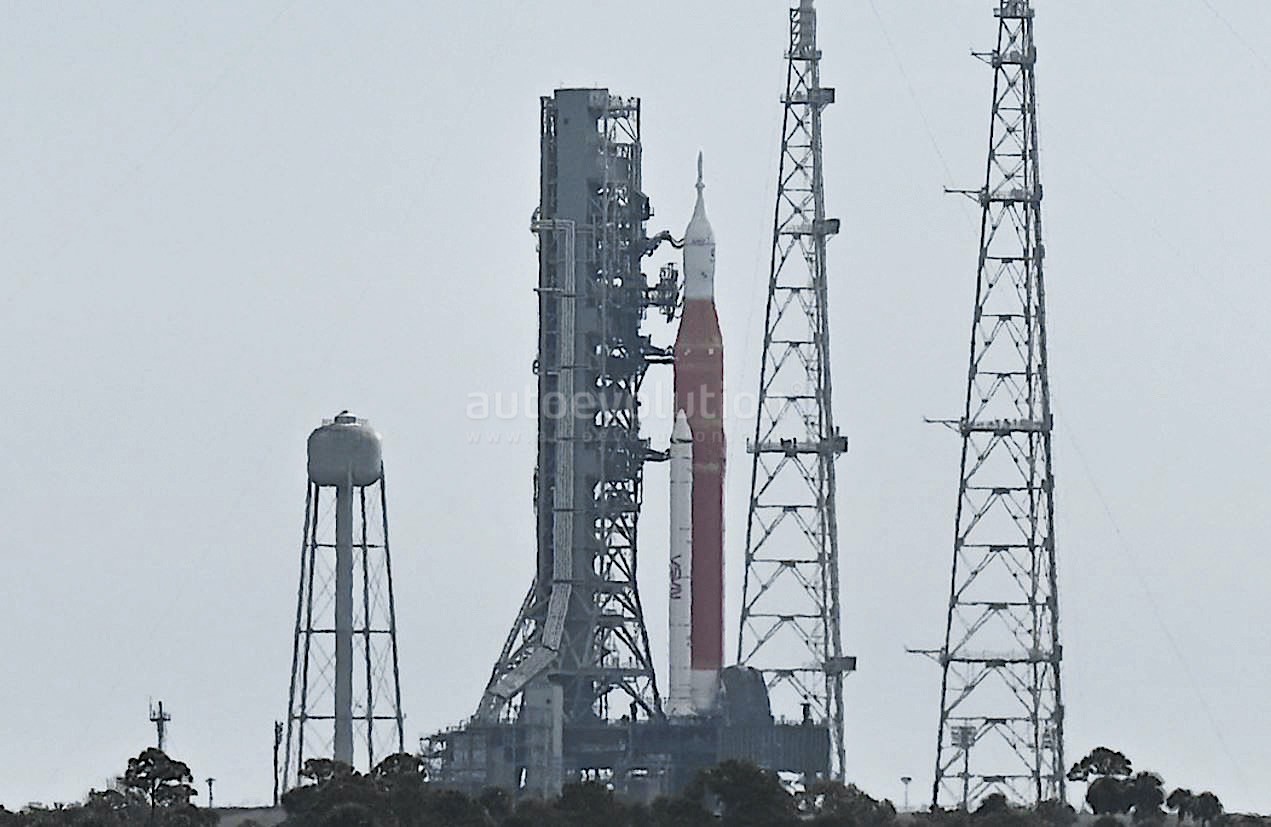 Artemis I on the launch pad as seen from a distance, August 28, 2022.