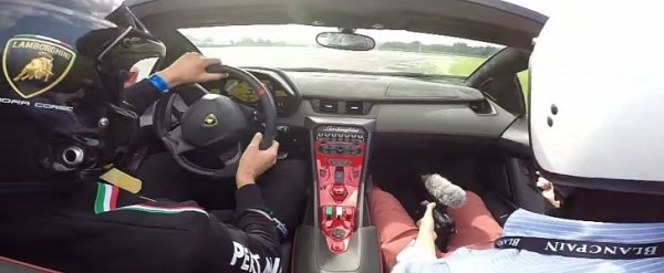 Lamborghini Veneno Roadster 1 Of 9 Hits The Track With
