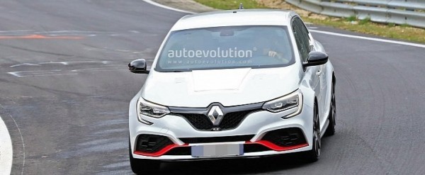 Renault Megane Rs Trophy R Looks Hardcore With Vented Hood