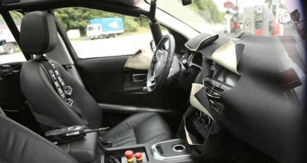 Spyshots 2015 Land Rover Discovery Sport Interior
