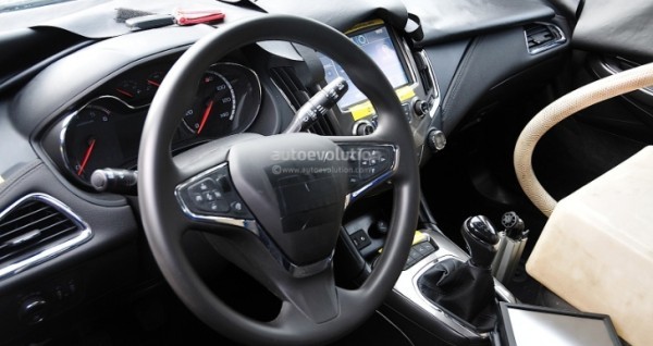 Spyshots 2016 Chevrolet Cruze Interior Revealed Autoevolution