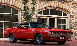 1-of-12 1971 Plymouth Cuda 440-6 Goes for $960K - Not a Record, But Impressive