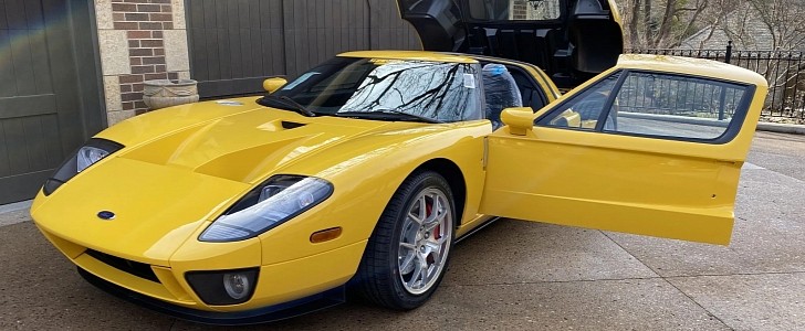 2006 Ford GT in Speed Yellow