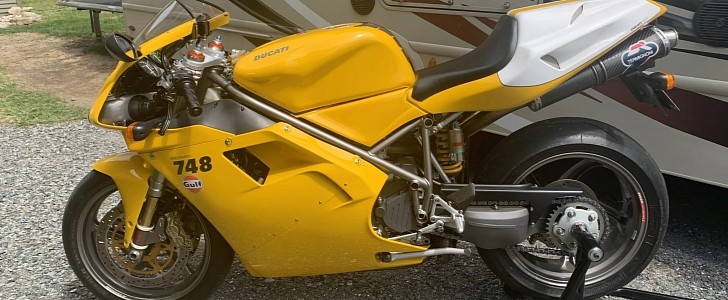 2000 Ducati 748R
