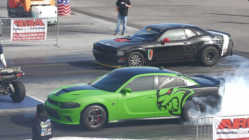 Charger Hellcat drags Challenger Demon