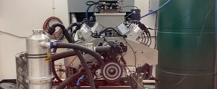 11,230-rpm LS7 V8 Crate Engine Sounds Like a NASCAR Racecar on Steroids