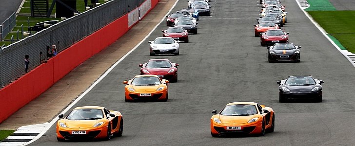 McLaren supercars set world record