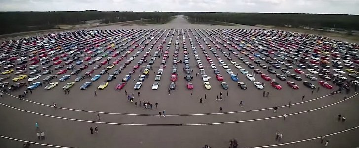 1,326 Ford Mustangs in one place