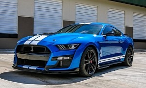 140-Mile 2020 Shelby GT500 Rocks Velocity Blue Body, Puts Down Nearly 900 HP