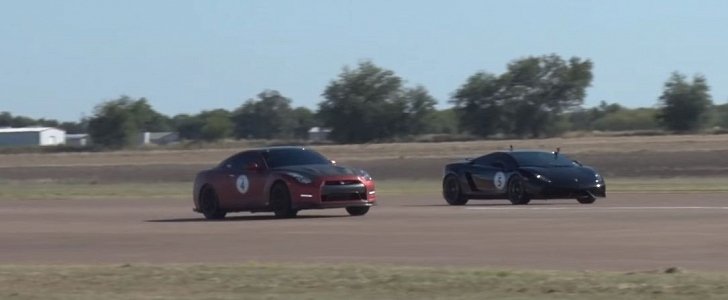 Nissan GT-R vs TT Gallardo 1/2-mile race
