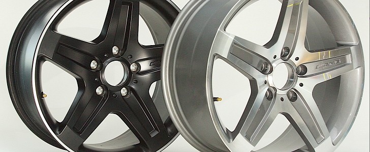 	Rims after stress test: Original (left) and counterfeit (right)