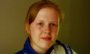 17-Year Old British Girl Aims for F1 Seat