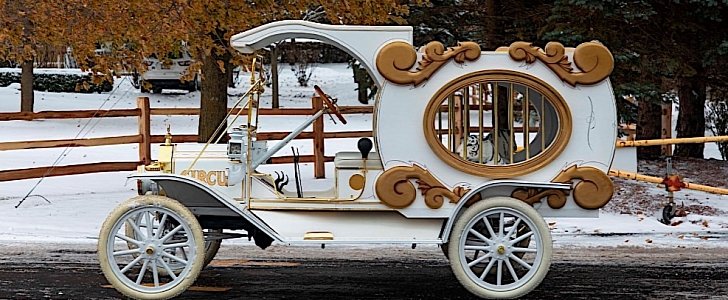1915 Ford Model T Circus Truck